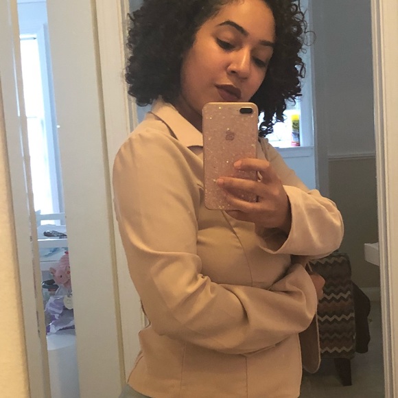 Blazer - Picture 2 of 4